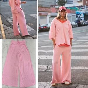 🆕 free people On The Run Joggers/ Pink
Size : M